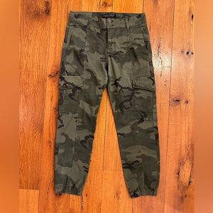 Sanctuary Camo Rebel Pants Size 27